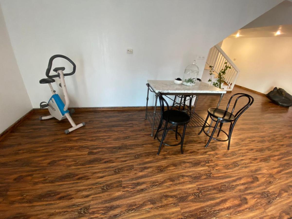 Comfortable Private Rooms In Compound Housing Dubai Exterior foto
