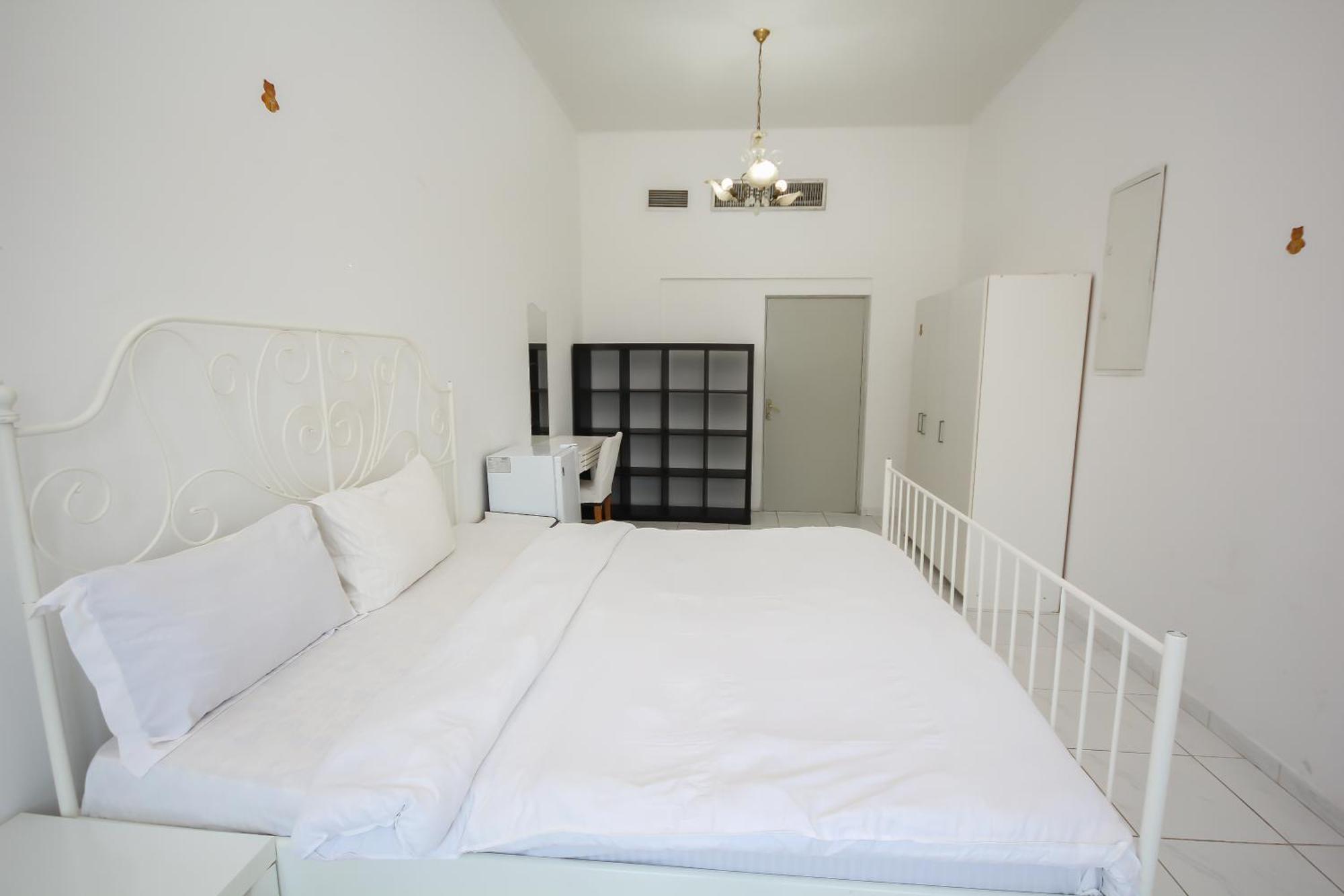 Comfortable Private Rooms In Compound Housing Dubai Exterior foto