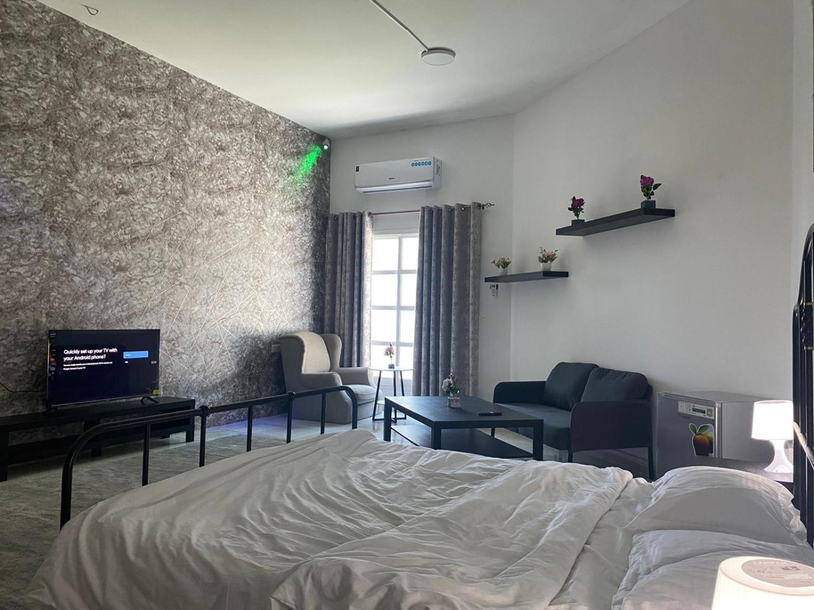 Comfortable Private Rooms In Compound Housing Dubai Exterior foto
